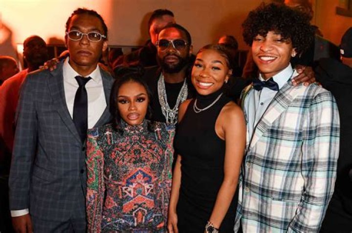 Did Floyd Mayweather’s daughter and YoungBoy have a kid?