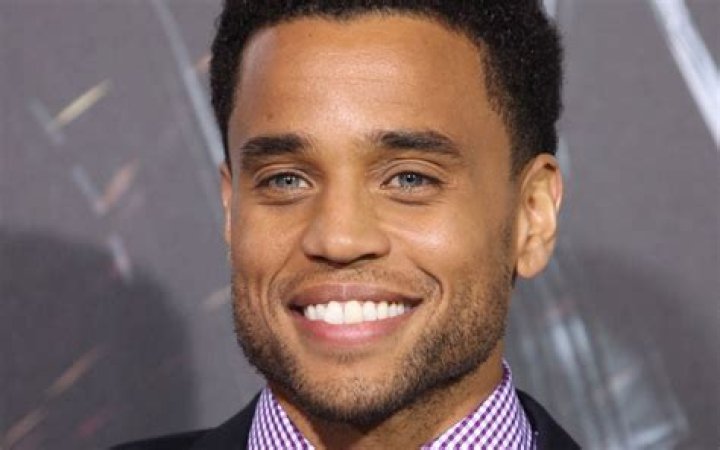 ¿Michael Ealy tiene ojos azules?