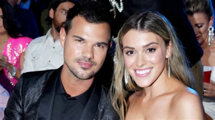 How did Taylor Lautner meet Taylor Dome? – Celebrity.fm – #1 Official Stars, Business & People Network, Wiki, Success story, Biography & Quotes