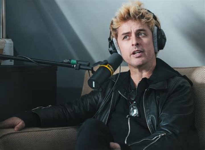 How rich is Billie Joe Armstrong?