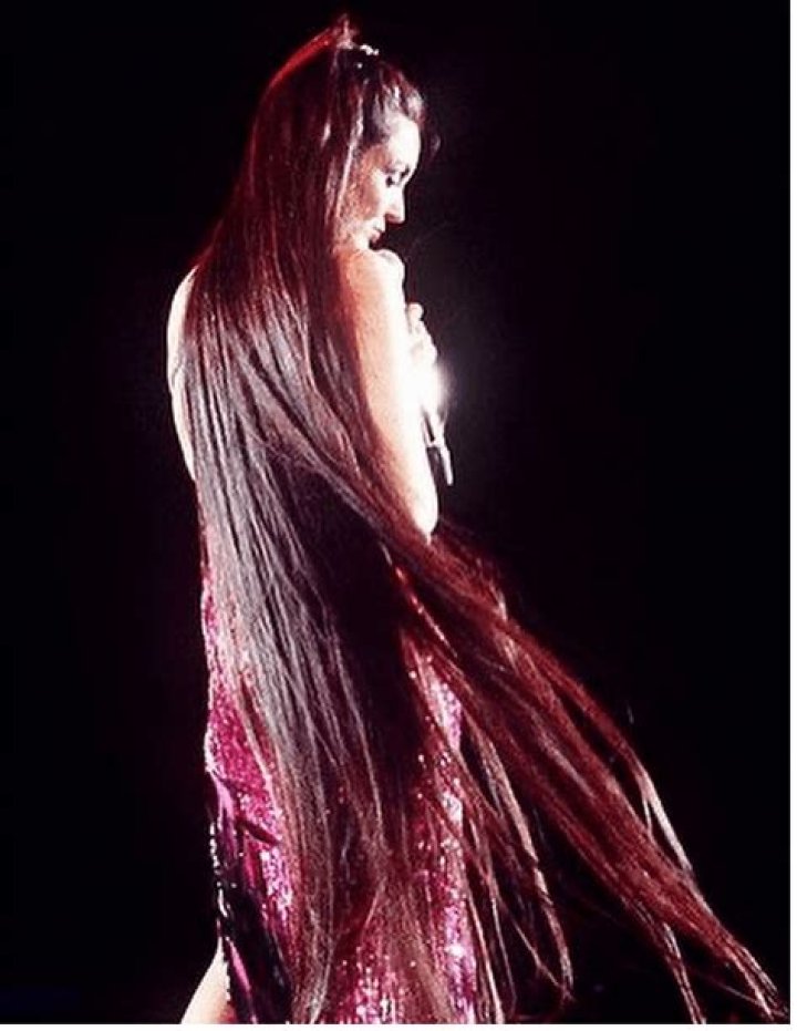 ¿El cabello de Crystal Gayle sigue largo? – Celebrity.fm