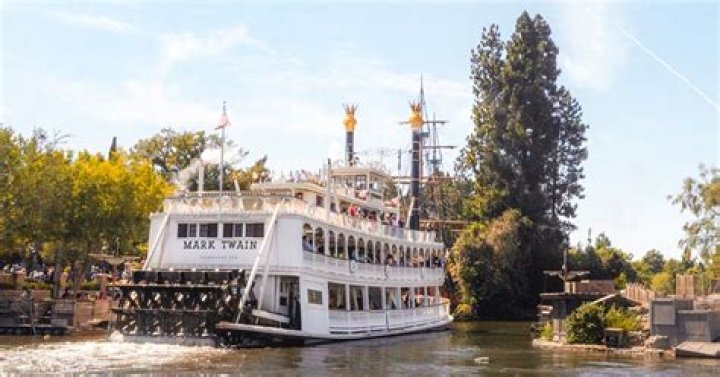 Is the Mark Twain boat on a track? – Celebrity.fm – #1 Official Stars, Business & People Network, Wiki, Success story, Biography & Quotes
