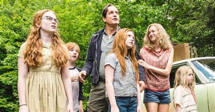 What happened to Lori at the end of The Glass Castle?