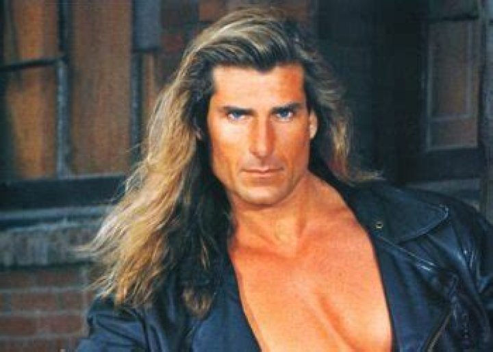 Where do Fabio and Paulina live?