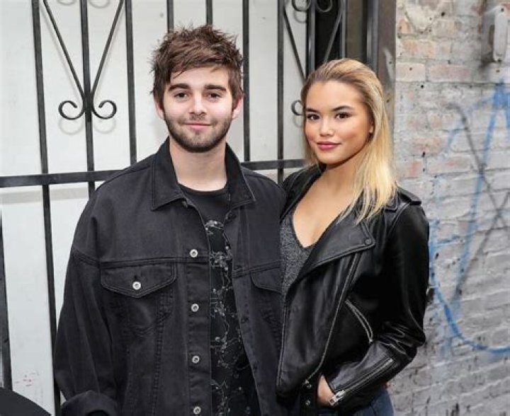 Who is Paris Berelc boyfriend? – Celebrity.fm – #1 Official Stars, Business & People Network, Wiki, Success story, Biography & Quotes